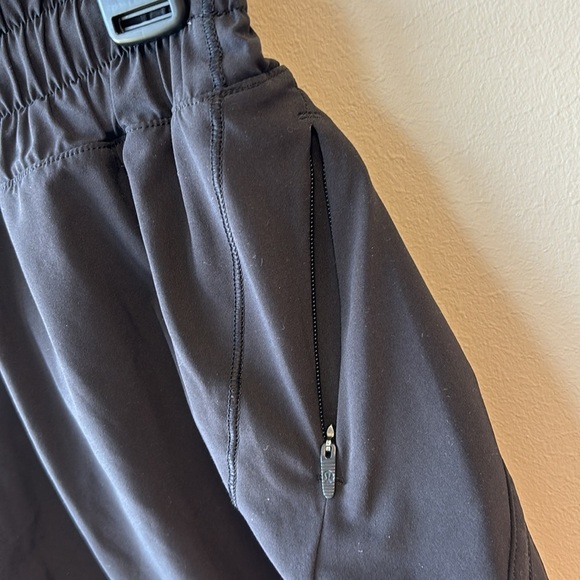 Lululemon Track That 5” high rise black 4 shorts - Picture 2 of 5